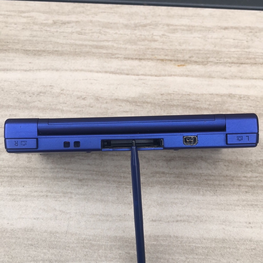 Nintendo DSi Navy Blue Tested with Super Mario 64 DS Game & 1 Stylus - Picture 5 of 12